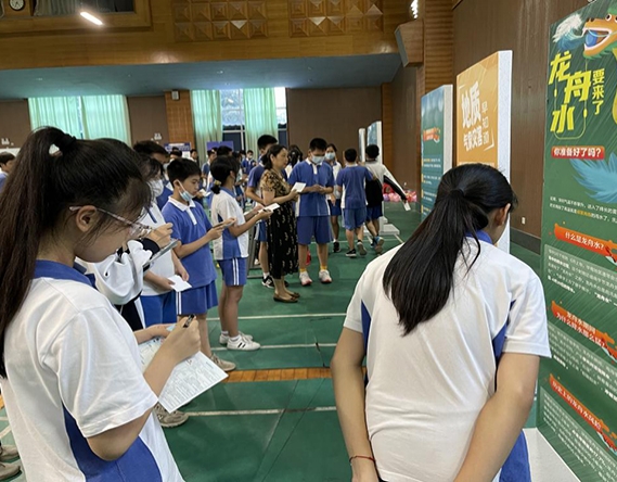 科普進(jìn)校園，防災(zāi)減災(zāi)伴我行——深圳市氣象局開展“我為群眾辦實(shí)事”系列之防災(zāi)減災(zāi)進(jìn)校園宣傳活動(dòng)